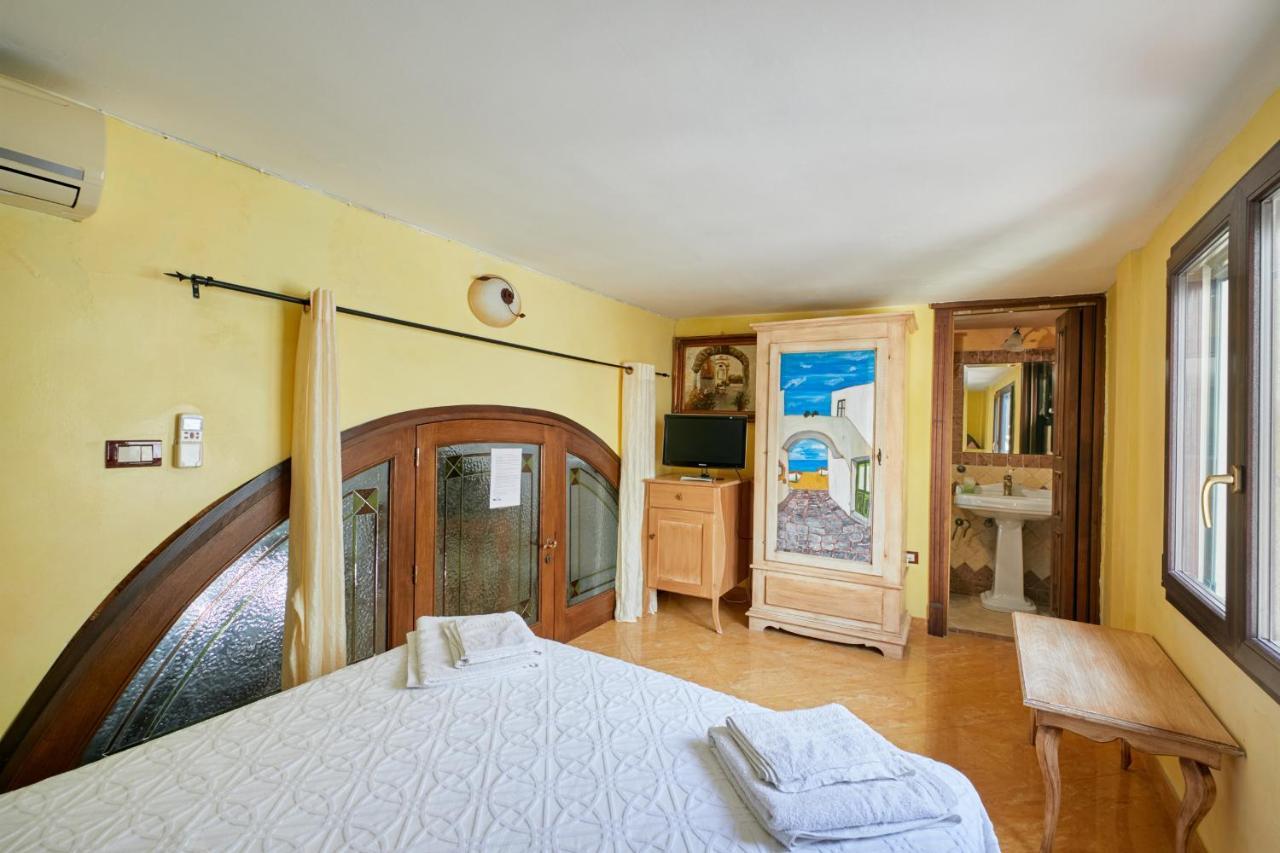 Centro Storico Rooms Gallipoli Luaran gambar