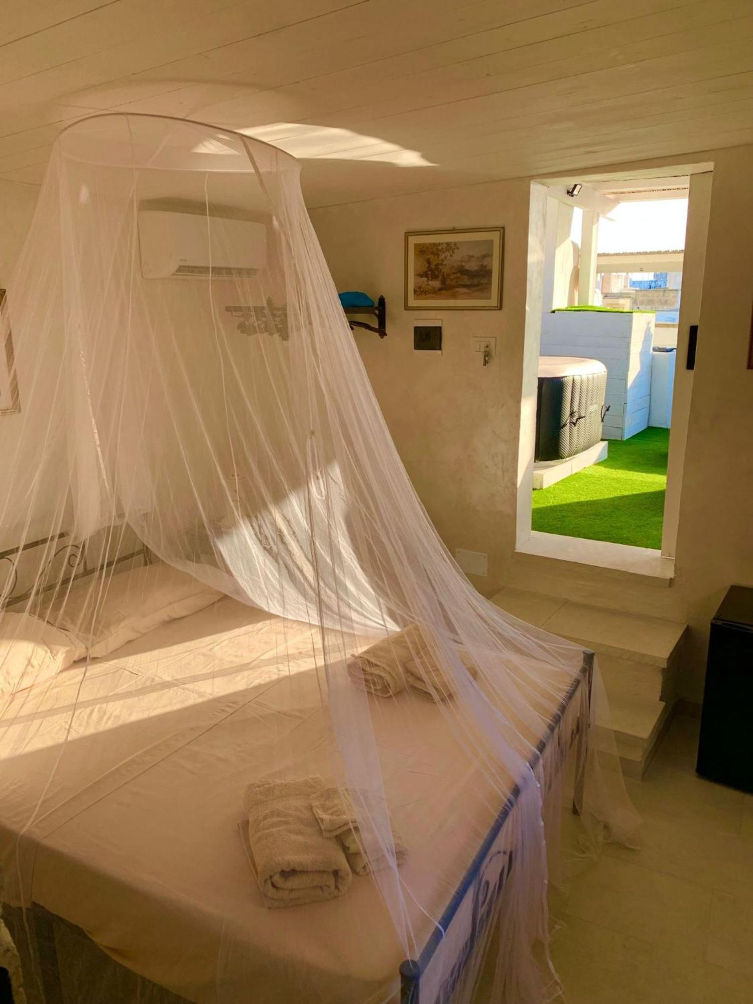 Centro Storico Rooms Gallipoli Luaran gambar